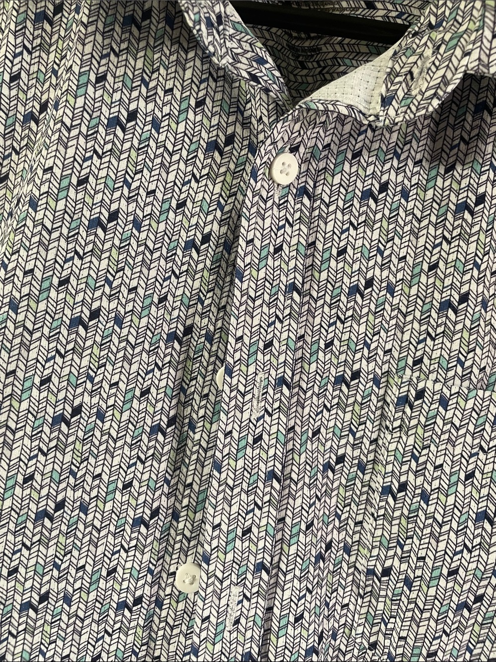 Worn once! Apt. 9 White Short-Sleeve Button-Down with Navy Micro Print